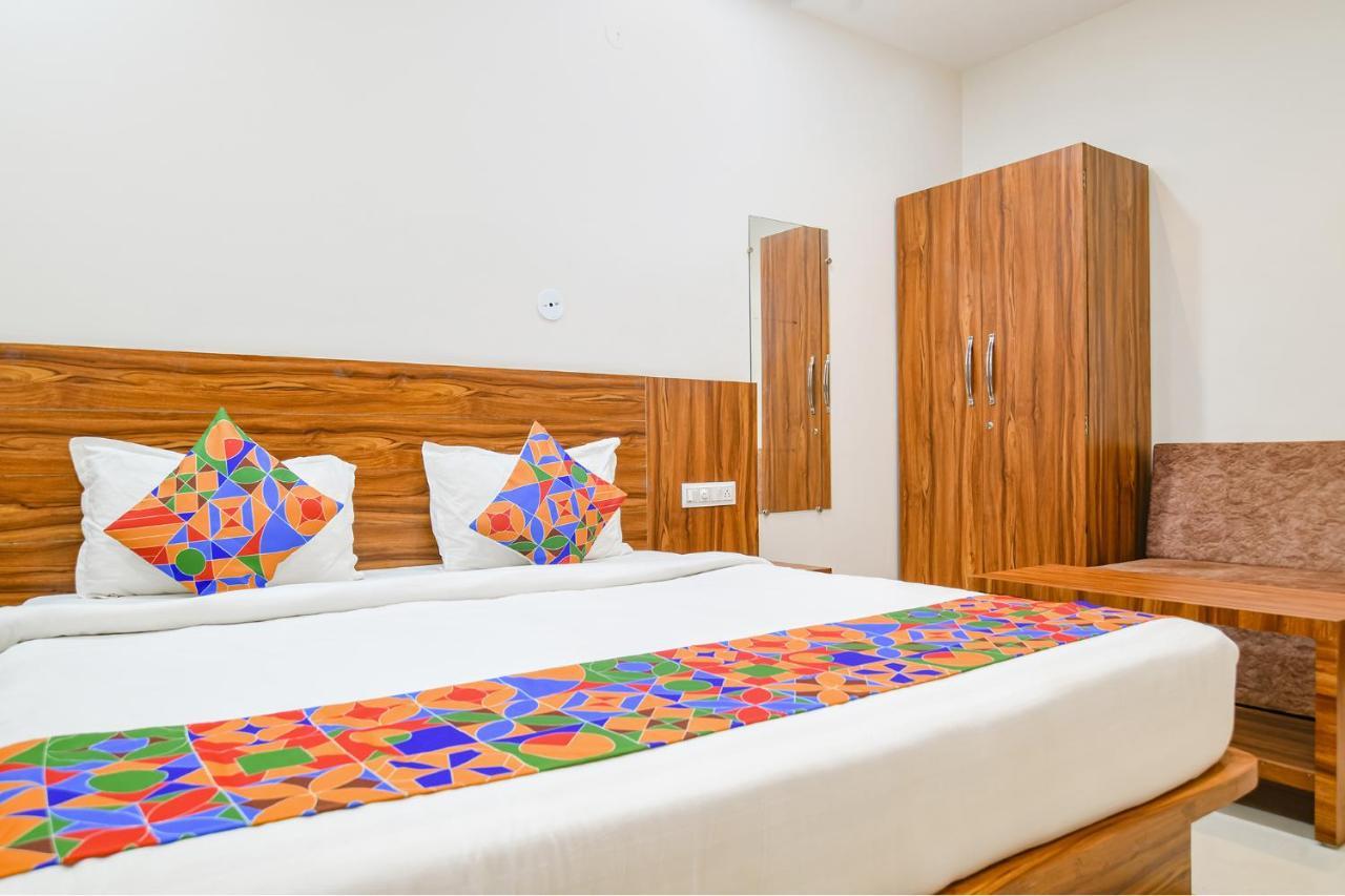 Hotel O Blue Sky Indore Esterno foto