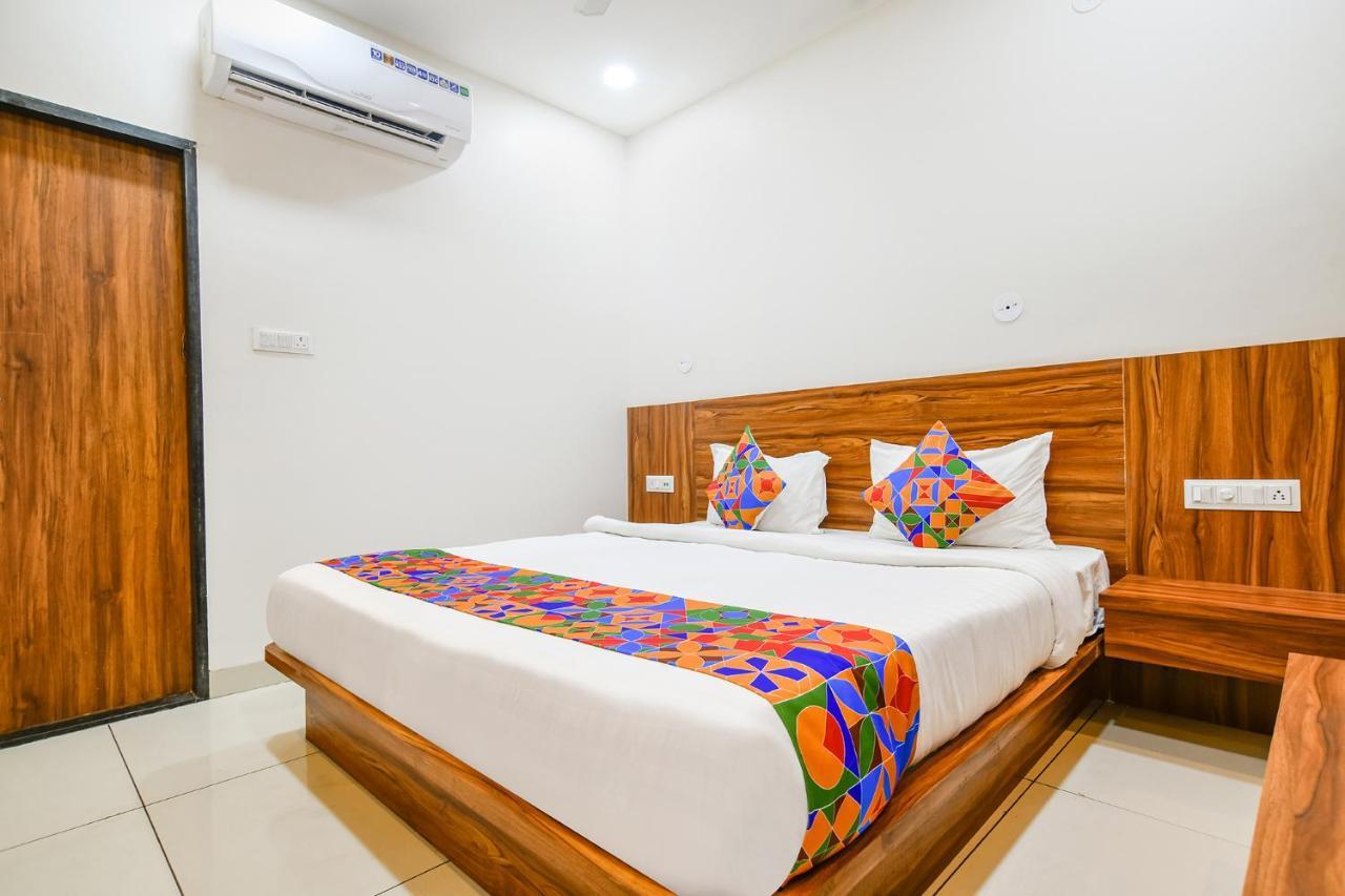 Hotel O Blue Sky Indore Esterno foto