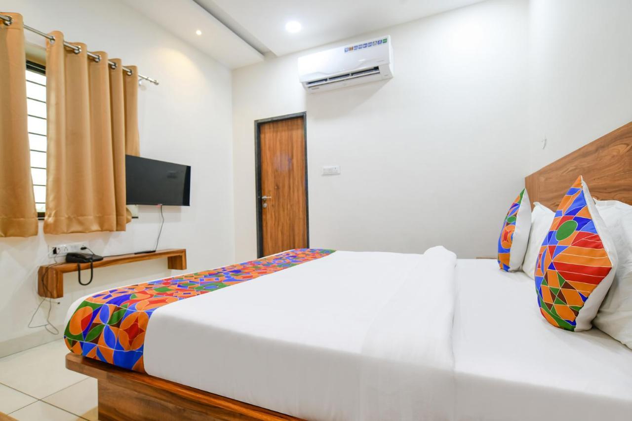 Hotel O Blue Sky Indore Esterno foto
