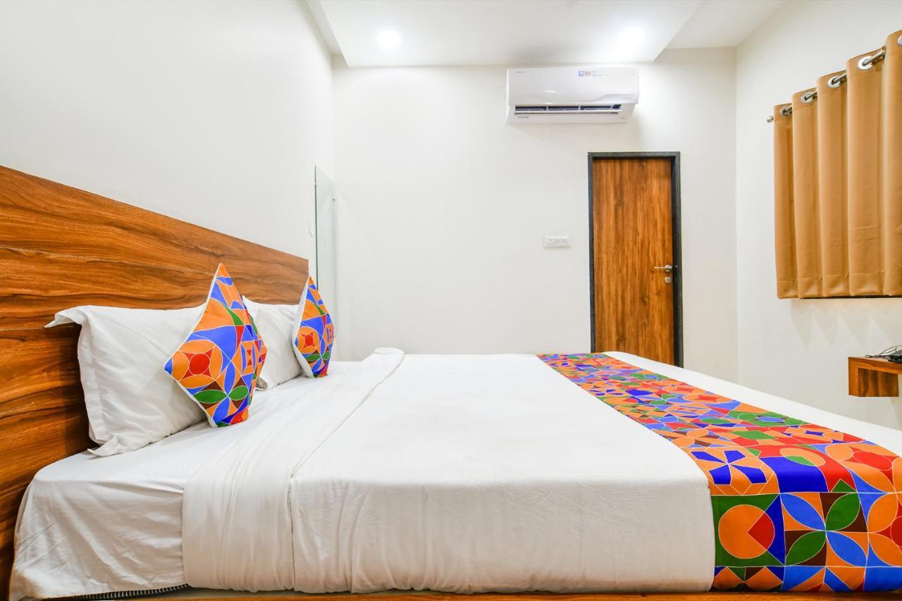 Hotel O Blue Sky Indore Esterno foto