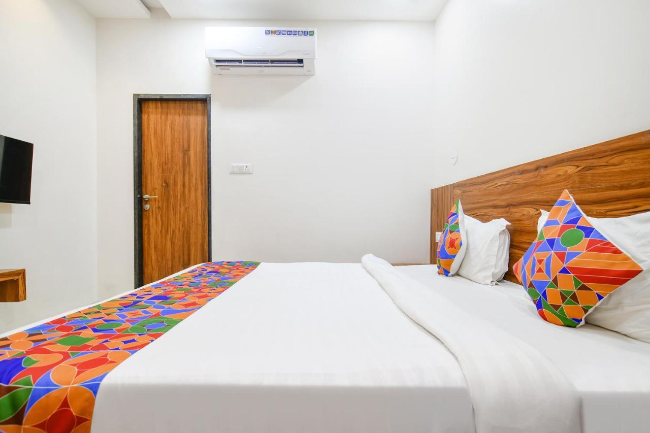 Hotel O Blue Sky Indore Esterno foto