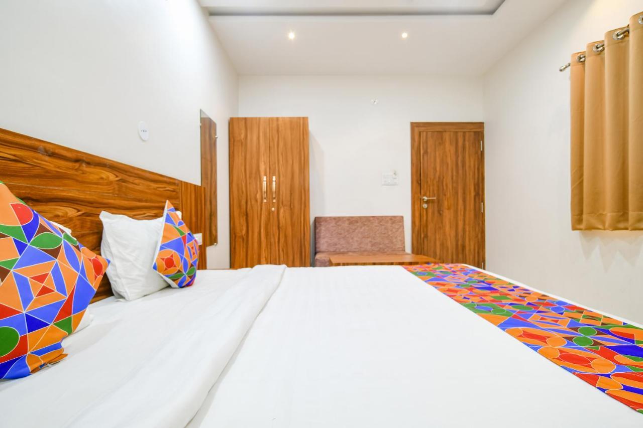 Hotel O Blue Sky Indore Esterno foto