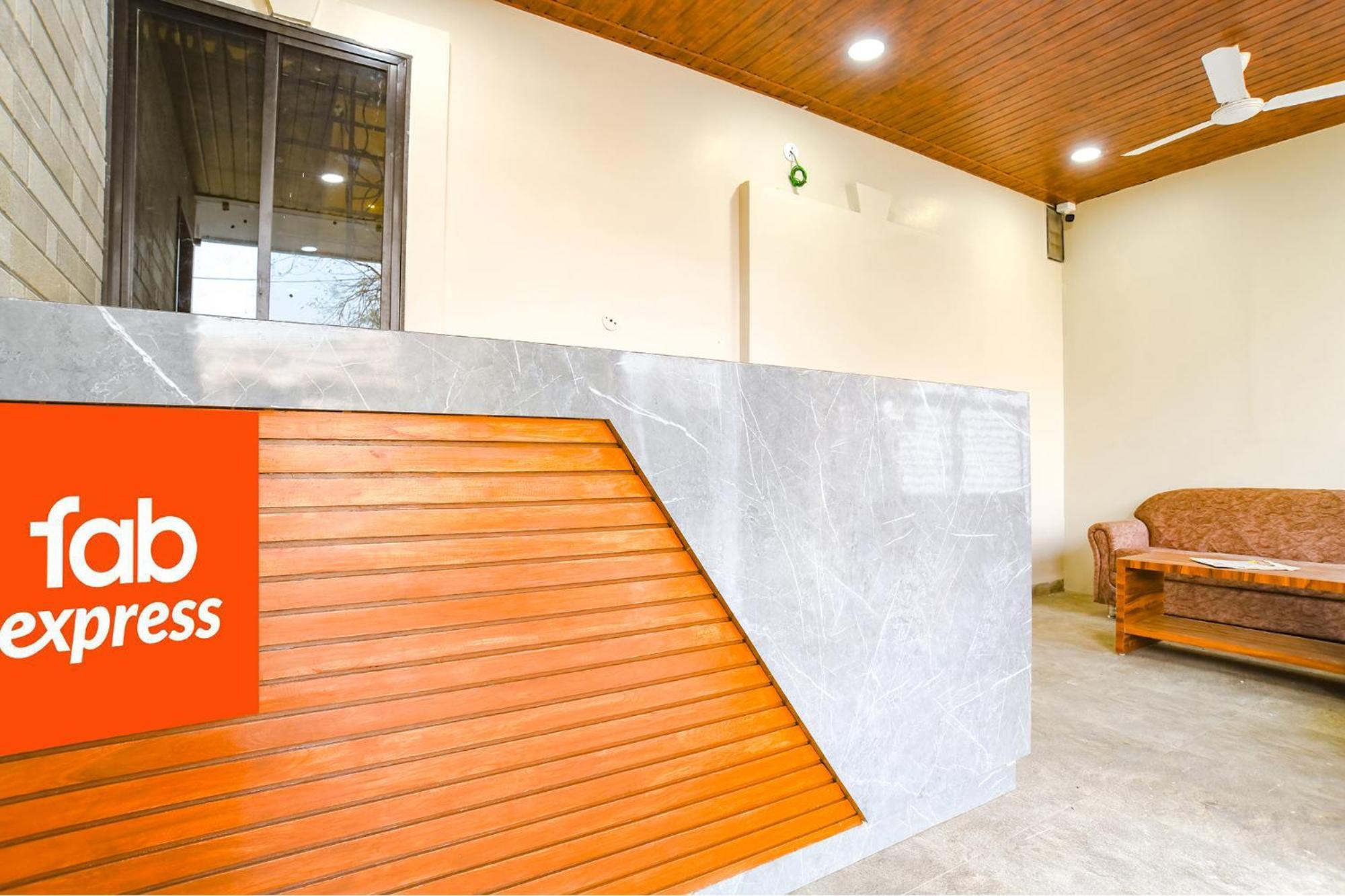 Hotel O Blue Sky Indore Esterno foto