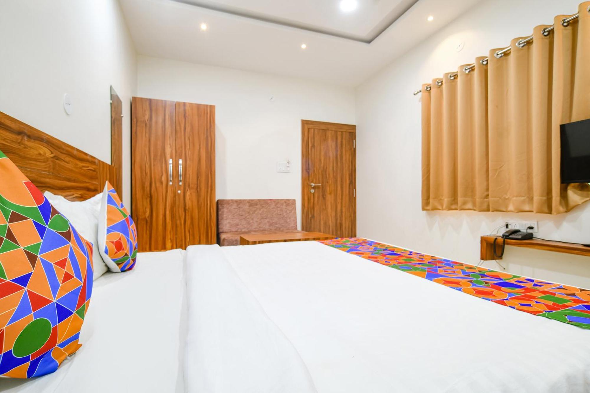 Hotel O Blue Sky Indore Esterno foto
