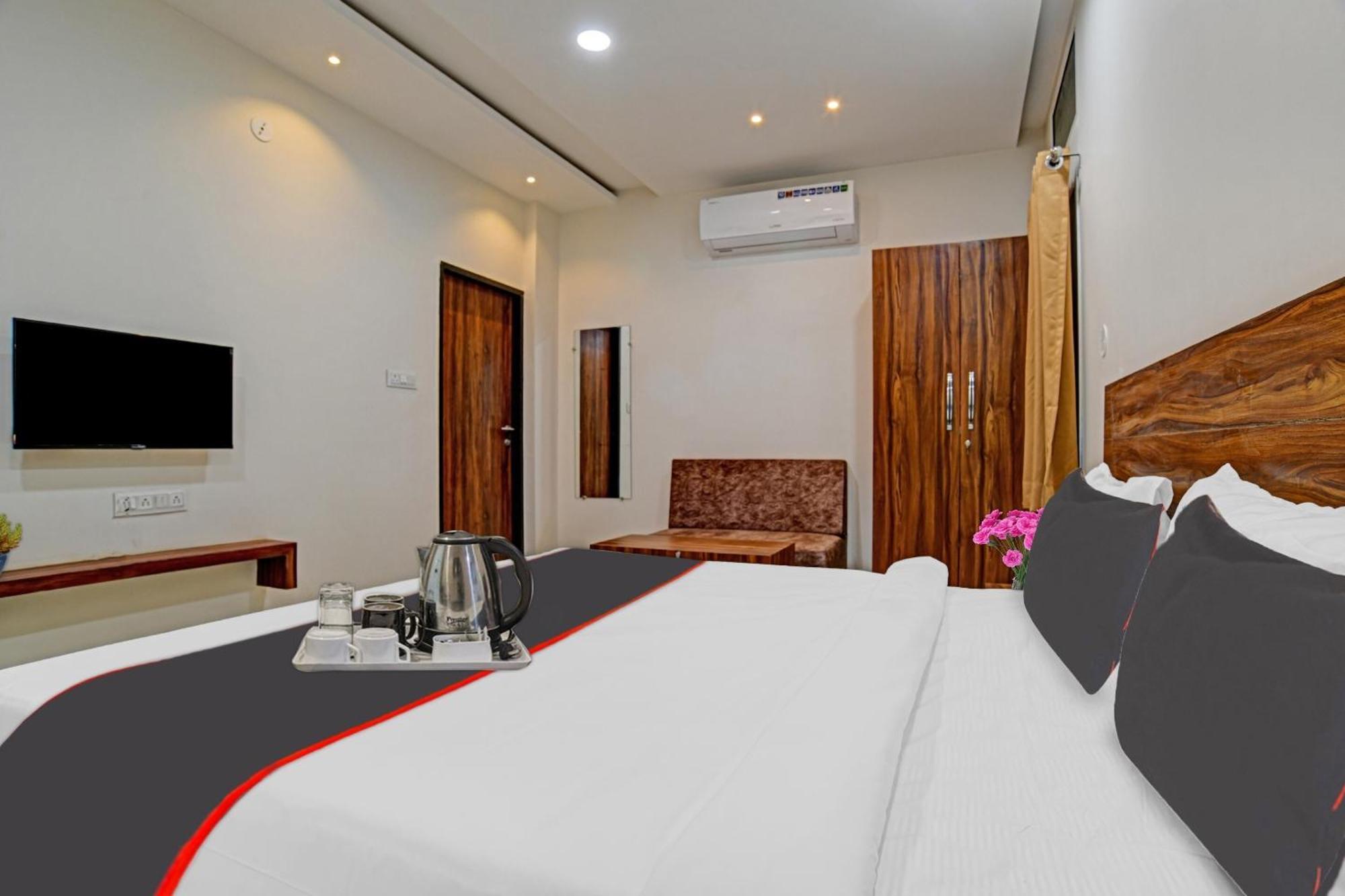 Hotel O Blue Sky Indore Esterno foto