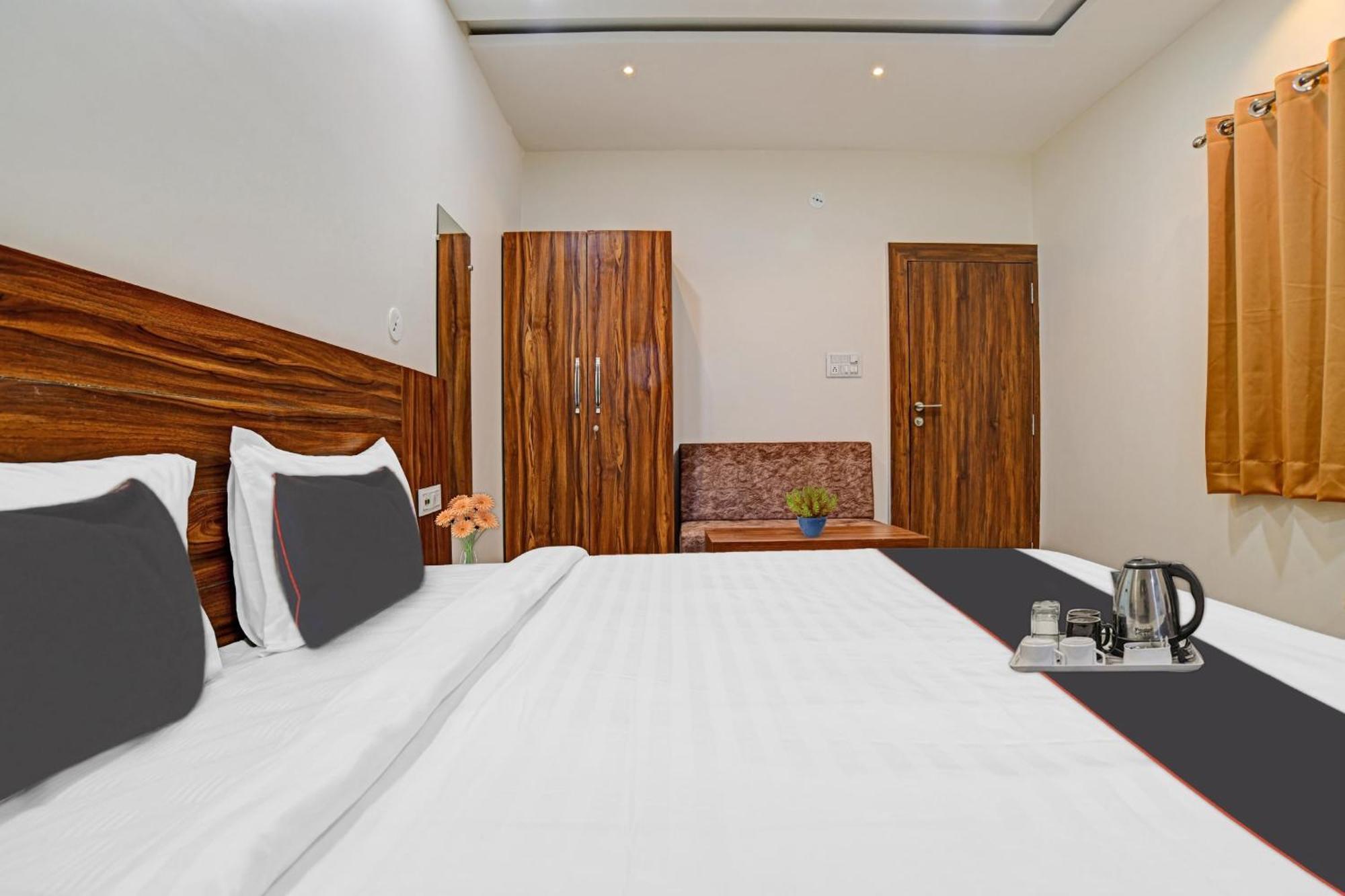 Hotel O Blue Sky Indore Esterno foto