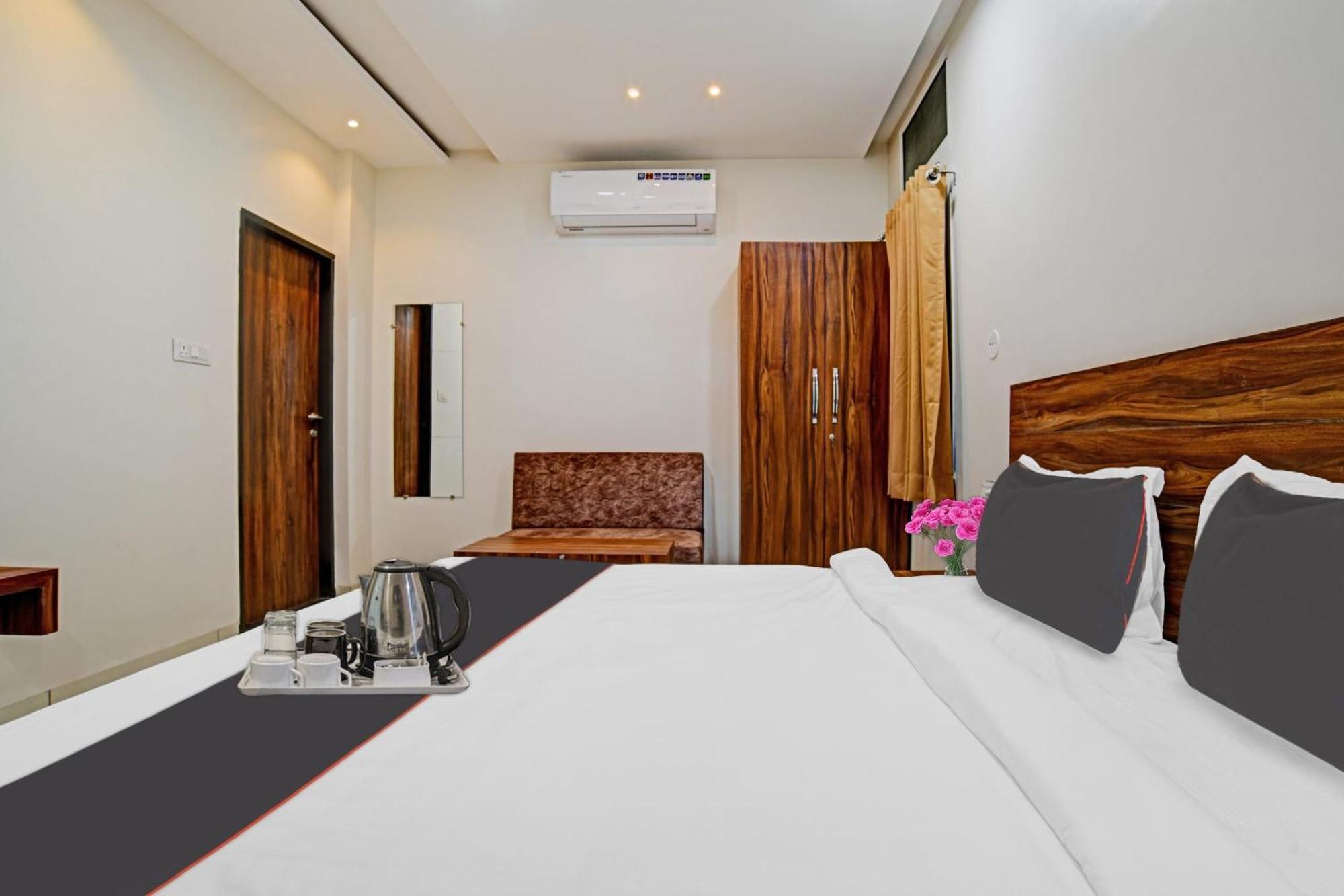 Hotel O Blue Sky Indore Esterno foto