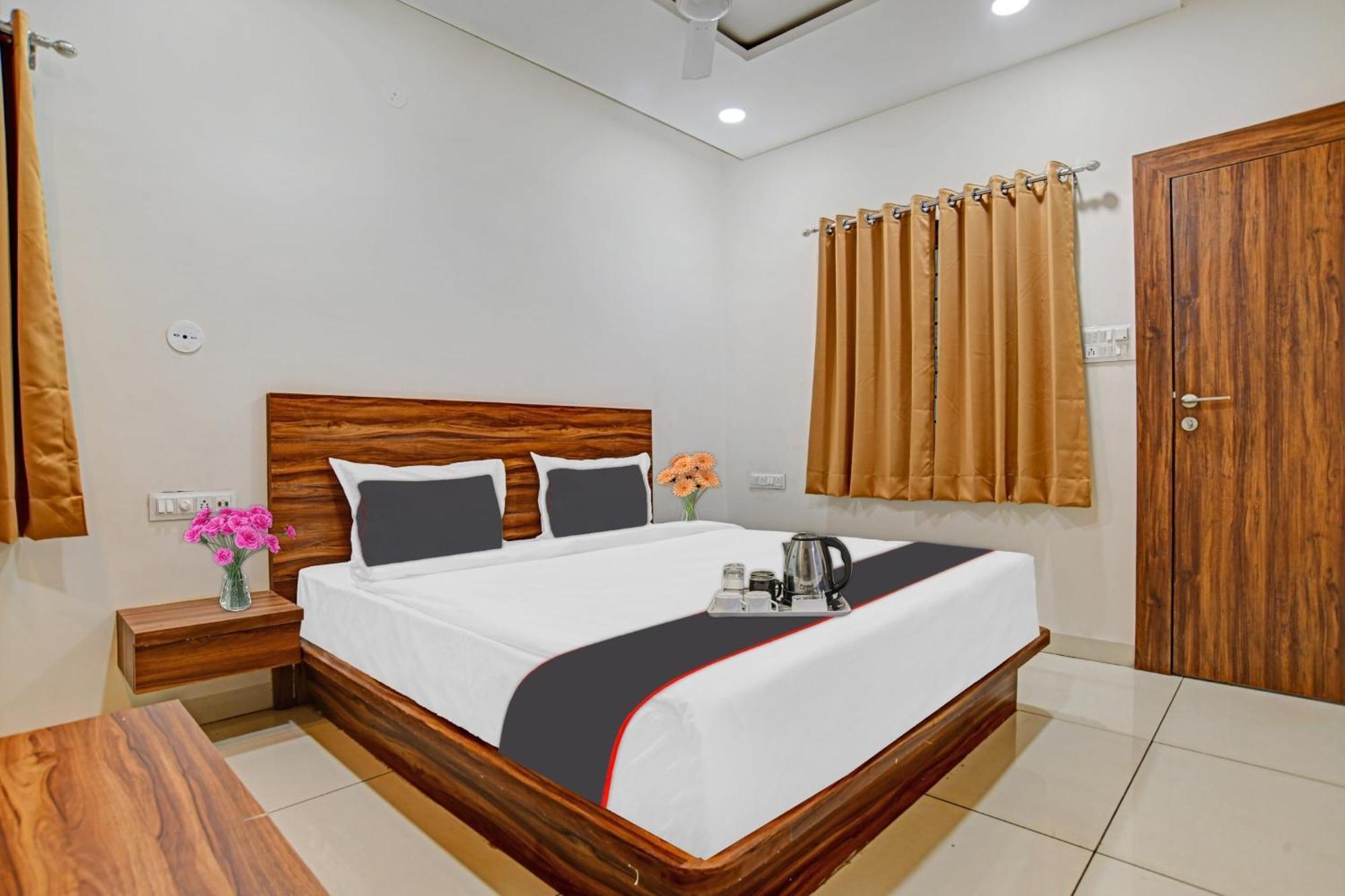 Hotel O Blue Sky Indore Esterno foto
